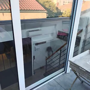 Appartement T2 De Standing Près Du Port, Avec Terrasse Et Clim