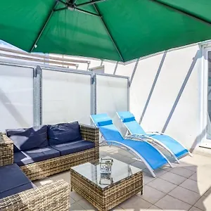  Appartement Les Alouettes Avec Terrasse, Garage Et Piscine