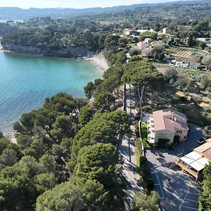 Corniche Du Liouquet Hotel