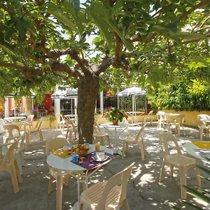 La Croix De Malte Hotel